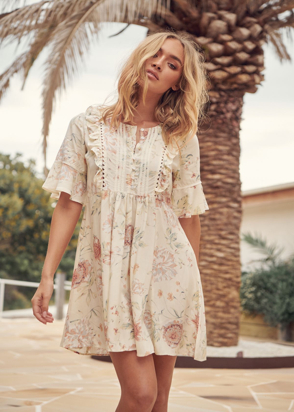 JAASE Marabella Eve Mini Kleid Beige – Trendiges Sommerkleid für jeden Anlass -  L, Strandmode, Ärmel, Erwachsener, Person, Frau, Strandmode, Ärmel, Erwachsener, Person, Frau, Strandmode, Ärmel, Erwachsener, Person, Frau, Strandmode, Ärmel, Erwachsener, P