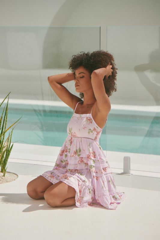 JAASE Wisteria Print Rena Minikleid - Rosa, Vintage Stil für jeden Anlass -  XS, Person, Strandmode, Kleidung, Lockiges Haar, Haare, Person, Strandmode, Kleidung, Lockiges Haar, Haare, Person, Strandmode, Kleidung, Lockiges Haar, Haare, Person, Strandmode