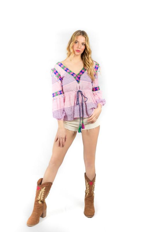 SAVAGE CULTURE Bluse Ha-Long Rosa mit Quasten – Trendige Damenmode - M, Bluse, Kleidung, Person, Modisch, Schuh, Bluse, Kleidung, Person, Modisch, Schuh, Bluse, Kleidung, Person, Modisch, Schuh